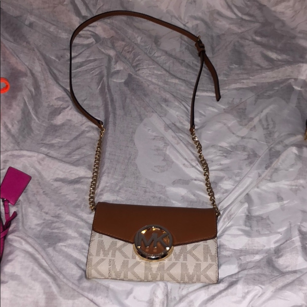White an tan mk purse